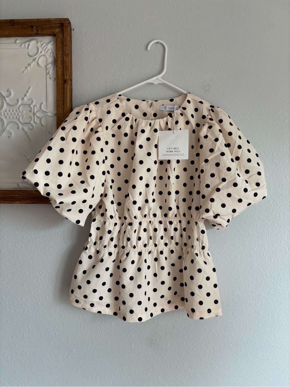 Cicy Bell women’s size small Collective beige Cream Polka Dot Puff Sleeve Blouse